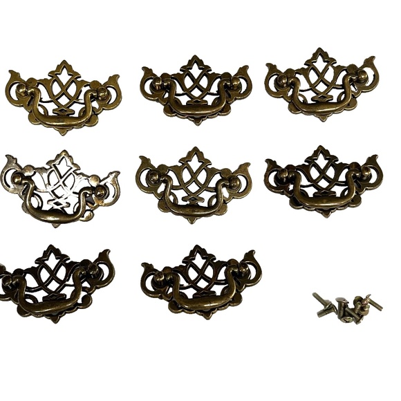 Drawer Handles Brass Coloured Lot Of 8 Batwing Style With Bail Pulls Screws Vtg - Picture 1 of 4